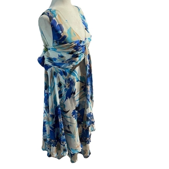 Michel Antoni Collection-VNeck-Pleated Cummerbund-V Back-Size 16W NWOT - Picture 2 of 14